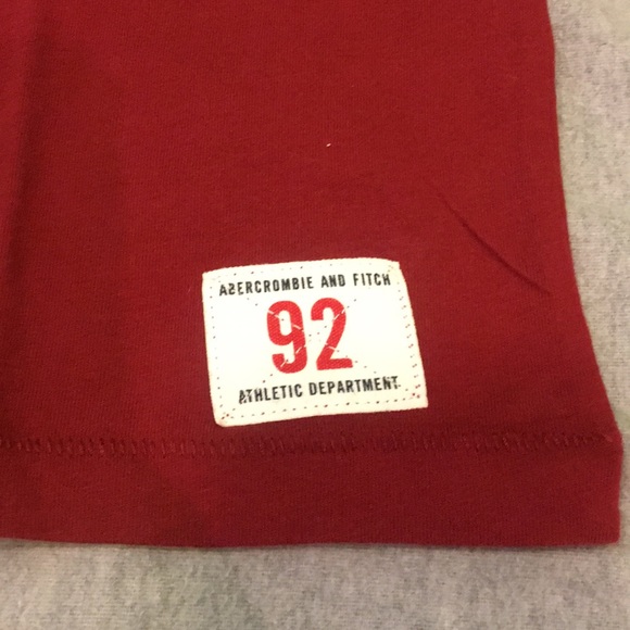 Abercrombie and Fitch T-shirt - Picture 2 of 3